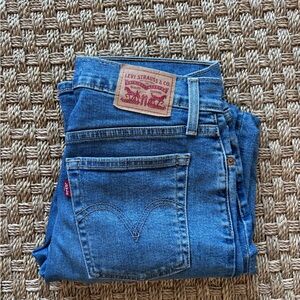 Levi's 26 Wedgie Straight Jeans